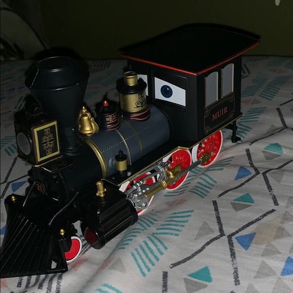 Disney Muir train - Picture 2 of 3